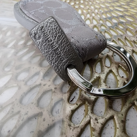 Coach keychain Silver - Picture 5 of 9